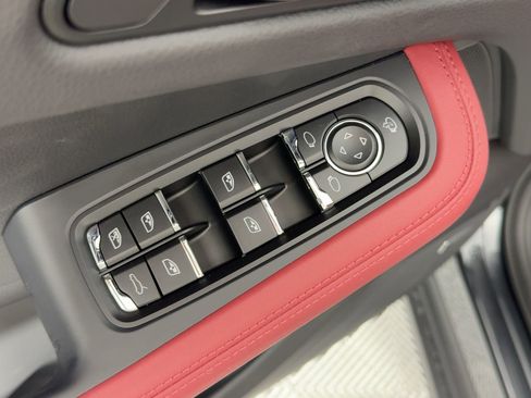 Used 2026 Porsche Macan S AWD/4WD image 13