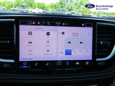 Used 2022 Chrysler Pacifica Limited w/ Uconnect Theater Family Group FWD image 38