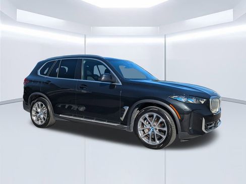 Used 2025 BMW X5 xDrive50e AWD/4WD image 2