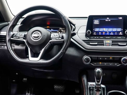 Used 2024 Nissan Altima 2.5 SR FWD image 16