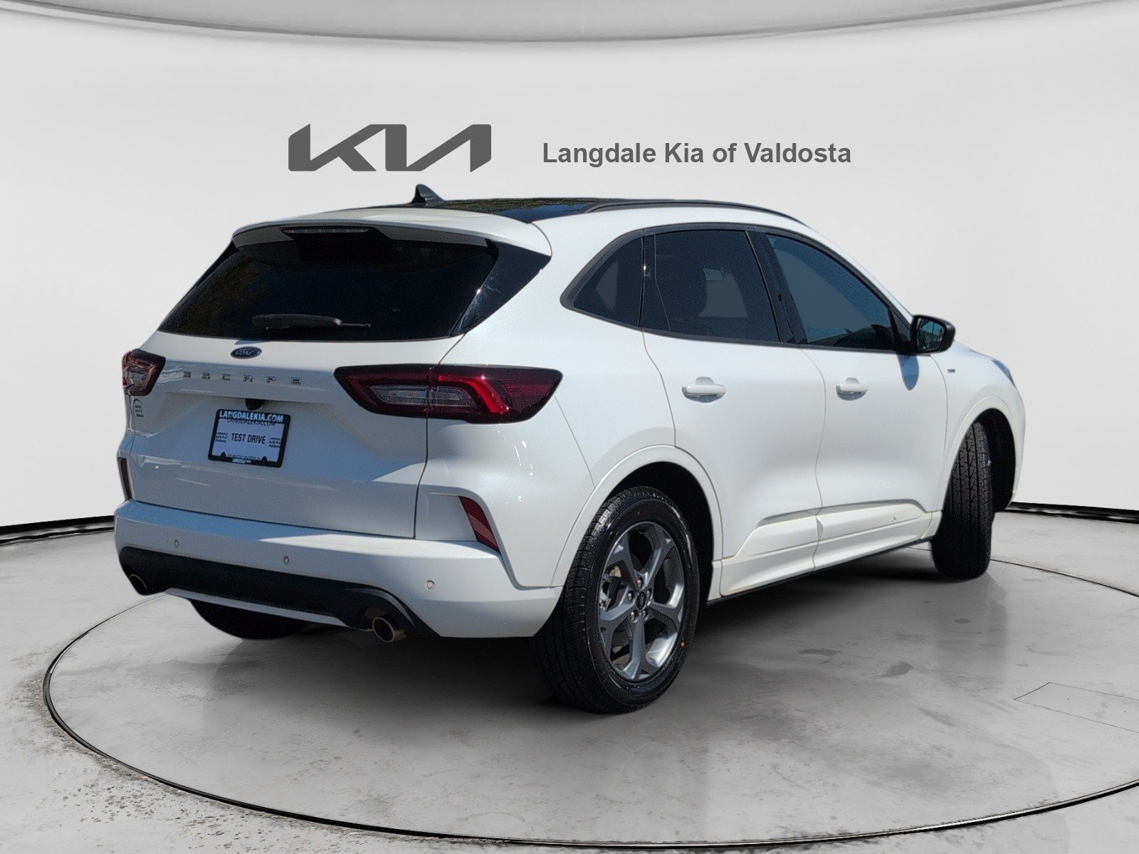 Used 2023 Ford Escape ST-Line w/ Tech Pack #1 FWD image 4