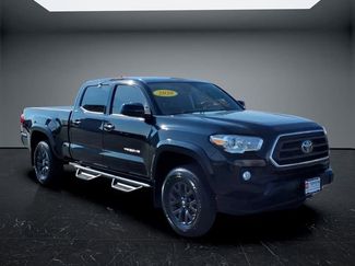 Used 2020 Toyota Tacoma SR5 AWD/4WD video 1