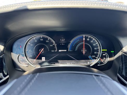 Used 2019 BMW 740e xDrive w/ Executive Package image 11
