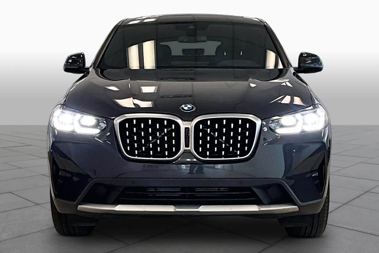 Used 2022 BMW X4 xDrive30i w/ Premium Package 2 AWD/4WD image 3