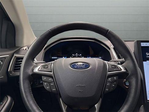 Used 2024 Ford Edge Titanium image 21