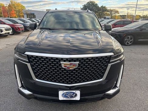 Used 2023 Cadillac Escalade Premium Luxury w/ Performance Package image 2