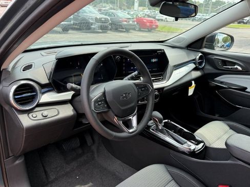 New 2026 Chevrolet Trax LT w/ LT Convenience Package FWD image 10