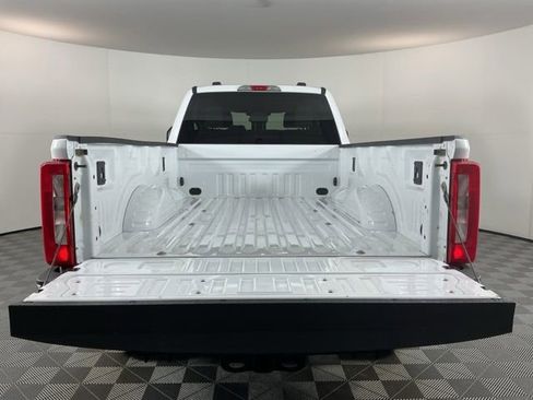 Used 2023 Ford F350 XLT w/ FX4 Off-Road Package AWD/4WD image 7