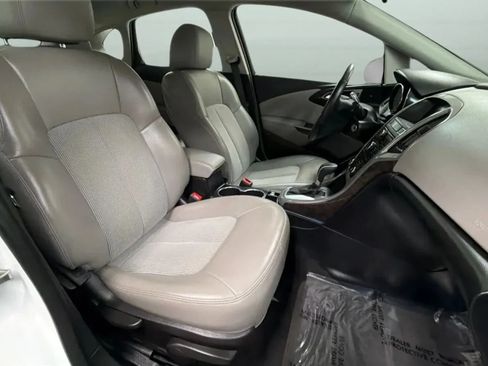Used 2014 Buick Verano FWD image 20