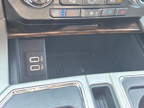 Used 2019 Ford F150 Lariat w/ Equipment Group 502A Luxury AWD/4WD image 34