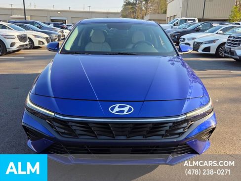 Used 2024 Hyundai Elantra Limited image 10