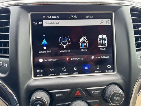 Used 2018 Jeep Grand Cherokee Limited w/ Luxury Group II image 19