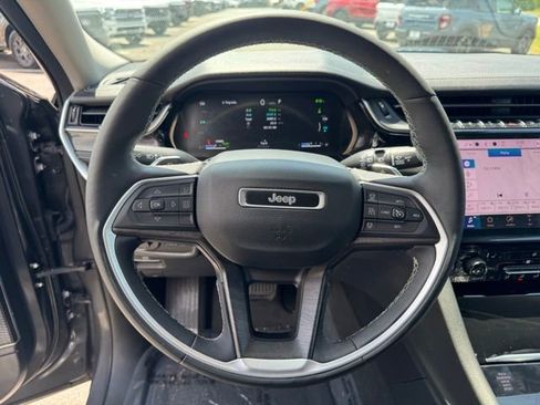 Used 2023 Jeep Grand Cherokee 4WD 4xe image 19