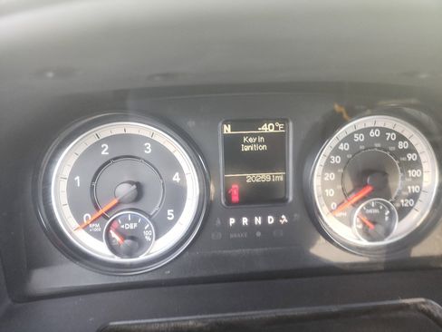 Used 2017 RAM 3500 Tradesman w/ Chrome Appearance Group image 9