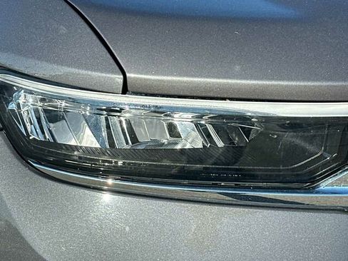 Used 2024 Jeep Grand Cherokee L Limited w/ Luxury Tech Group II image 34