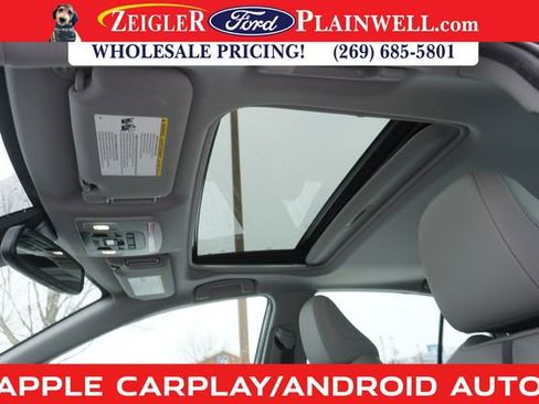 Used 2023 Toyota Camry SE image 13
