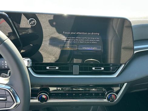 New 2026 Chevrolet Equinox LT w/ Convenience Package II image 24