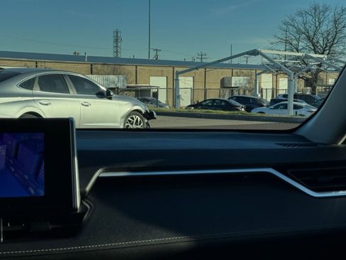 Used 2025 Toyota RAV4 XLE image 36