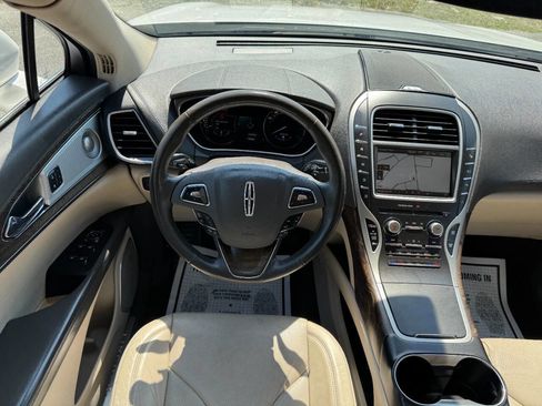 Used 2016 Lincoln MKX Reserve w/ Luxury Package image 46