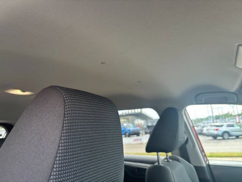 Used 2022 Toyota RAV4 LE AWD/4WD image 18