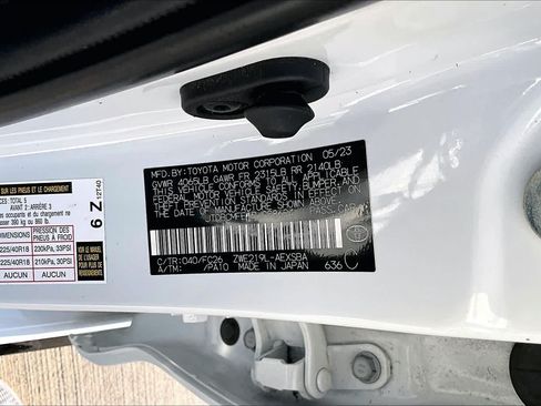 Used 2023 Toyota Corolla SE w/ SE Package FWD image 31