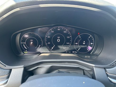 Certified 2024 MAZDA CX-90 Plug-In Hybrid w/ Preferred AWD/4WD image 17