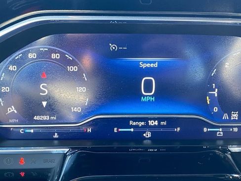 Used 2024 Chevrolet Silverado 2500 LTZ w/ LTZ Convenience Package image 22