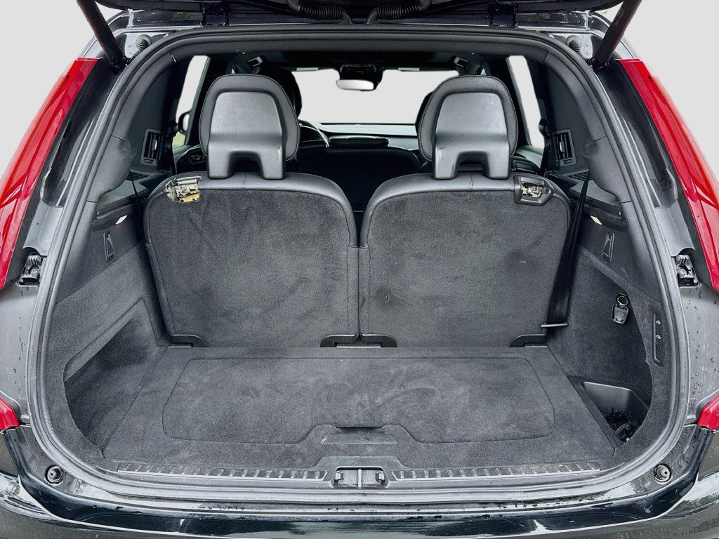 Used 2017 Volvo XC90 T6 Momentum w/ Vision Package AWD/4WD image 29