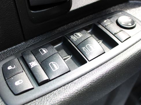 Used 2021 RAM 1500 Tradesman AWD/4WD image 17