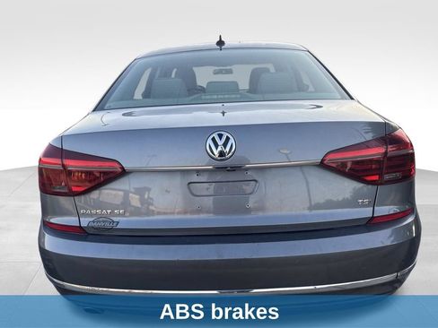Used 2018 Volkswagen Passat 2.0T SE FWD image 9
