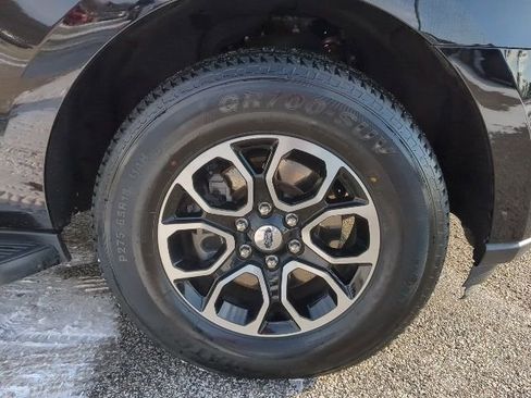 Used 2024 Ford Expedition Max XLT image 9