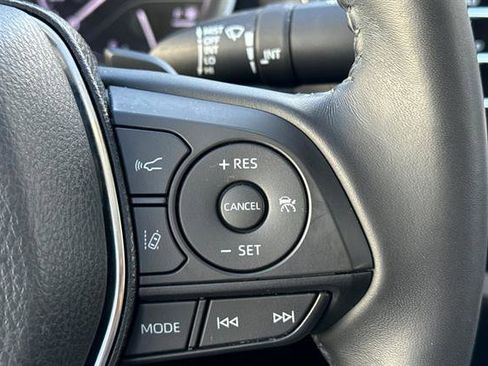 Used 2020 Toyota Camry SE image 25