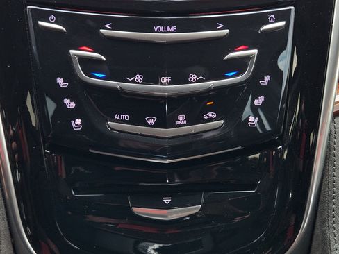 Used 2020 Cadillac Escalade Luxury RWD image 20