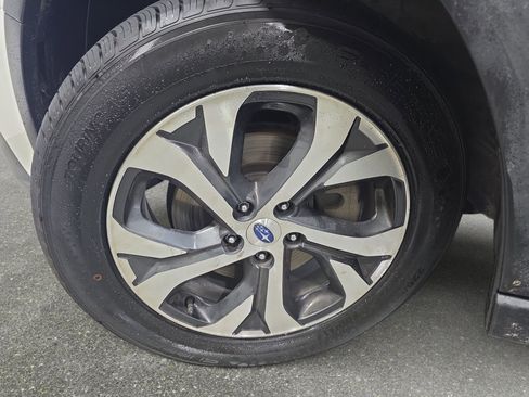 Used 2020 Subaru Outback Touring XT AWD/4WD image 32