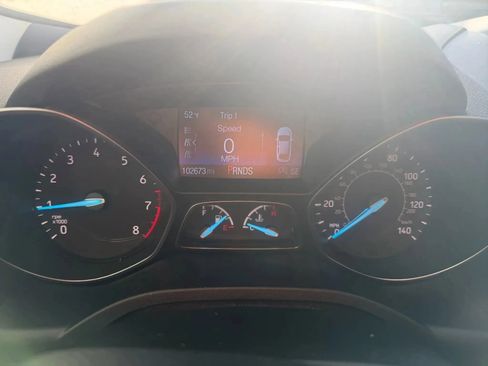 Used 2019 Ford Escape SE image 11