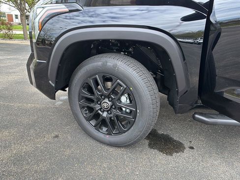 New 2026 Toyota Tundra Limited AWD/4WD image 4