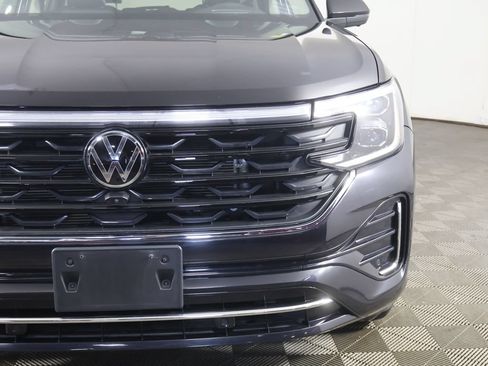 Used 2024 Volkswagen Atlas SEL Premium R-Line AWD/4WD image 17