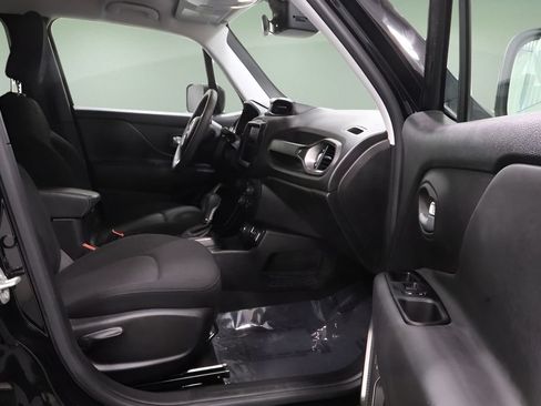 Certified 2023 Jeep Renegade Latitude AWD/4WD image 16