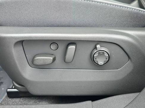 New 2026 Buick Envision Avenir image 17