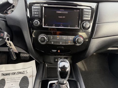Used 2019 Nissan Rogue S w/ Special Edition Package image 32