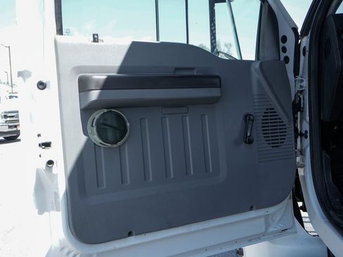 Used 2013 Ford F750 2WD Regular Cab Super Duty image 26