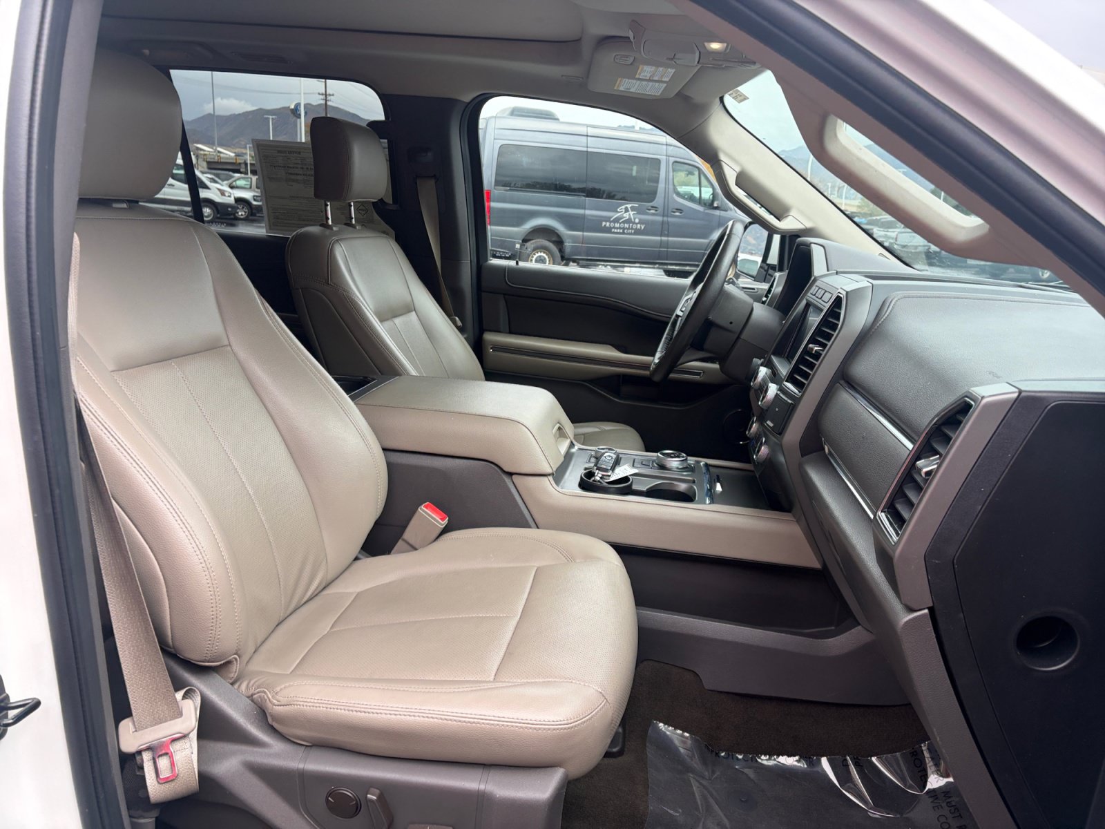 Used 2020 Ford Expedition Max XLT w/ Equipment Group 202A AWD/4WD image 31