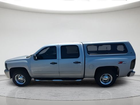 Used 2007 Chevrolet Silverado 1500 LT w/ 1LT Convenience Package AWD/4WD image 12