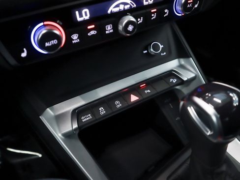 Used 2022 Audi Q3 2.0T Premium w/ Convenience Package image 18