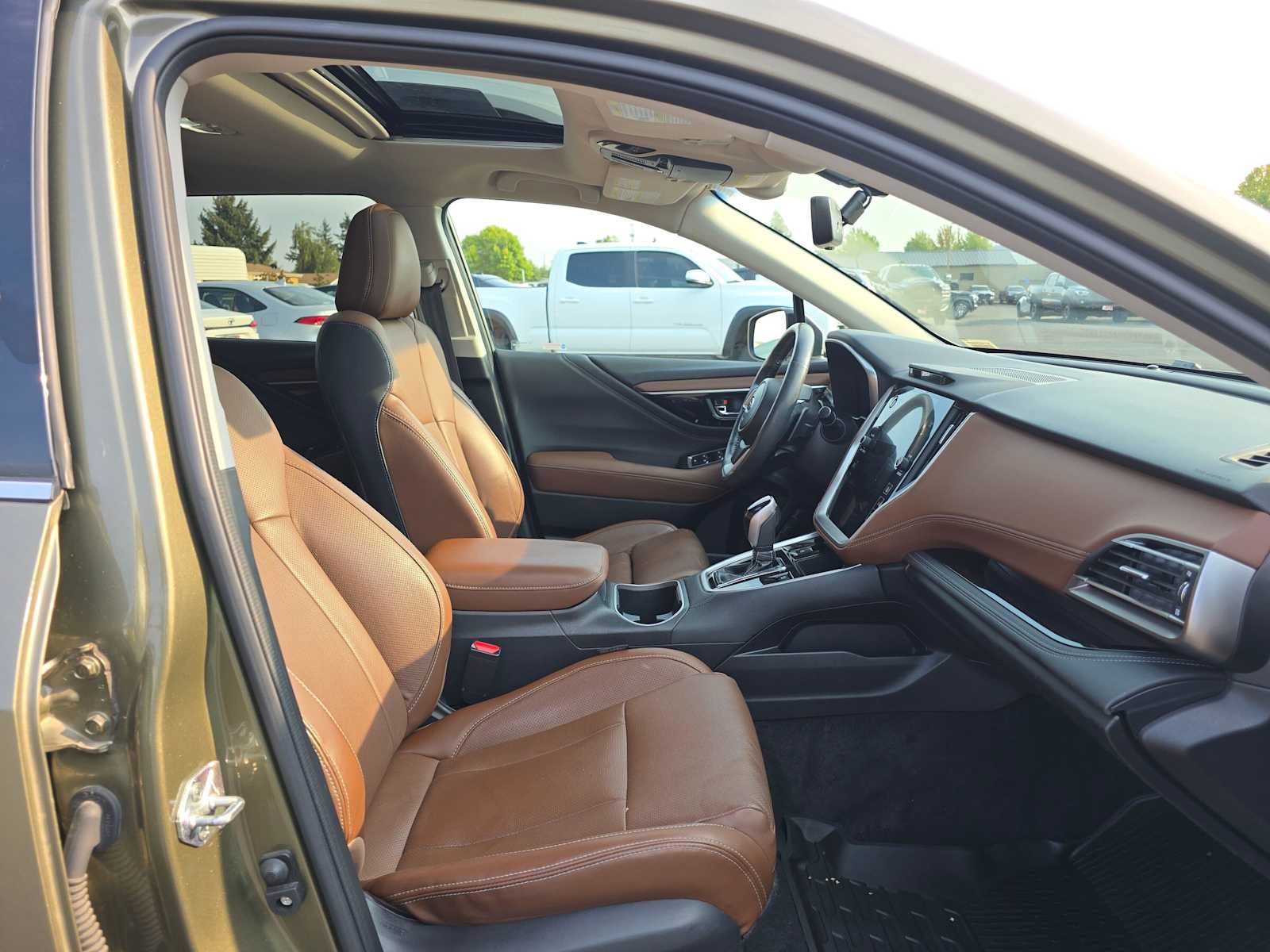 Used 2022 Subaru Outback Touring w/ Popular Package #2 AWD/4WD image 13