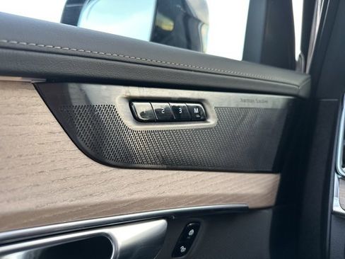 Certified 2025 Volvo XC90 B5 Plus image 33