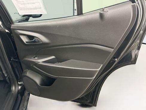 Used 2024 Chevrolet Trax ACTIV w/ Sunroof Package FWD image 32