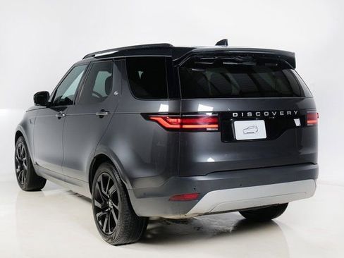 Used 2025 Land Rover Discovery S image 31