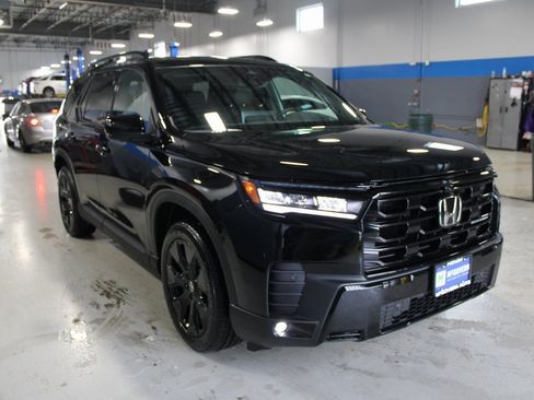 New 2026 Honda Pilot Black Edition image 4
