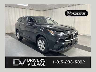 Used 2023 Toyota Highlander LE